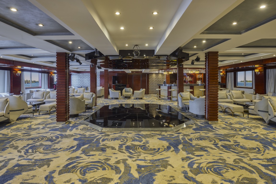   Lounge Bar 