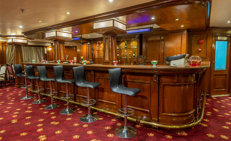   Lounge Bar 