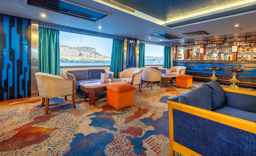   Lounge Bar 