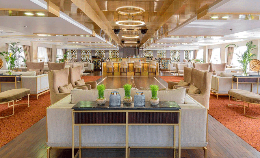   Lounge Bar 