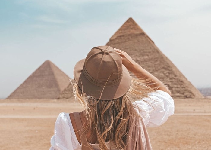   Pyramids of Giza 